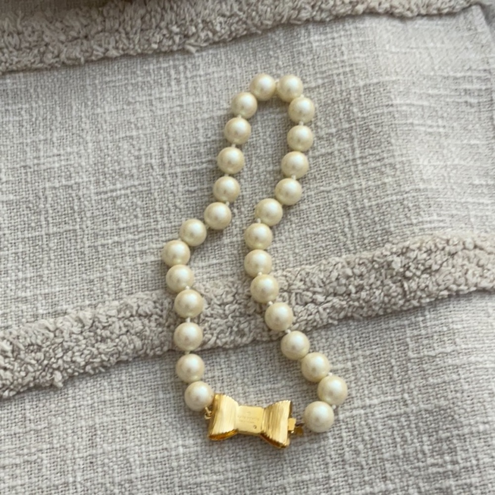 kate spade new york - all wrapped up in pearls short necklace - Picture 9 of 9